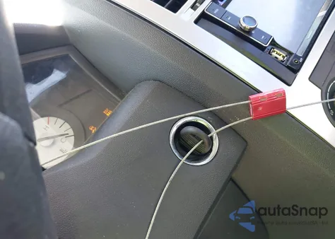 2010 Chrysler 300 Touring/Signature Series/Executive Series from USA, damaged, VIN 2C3CA5CV6AH306815